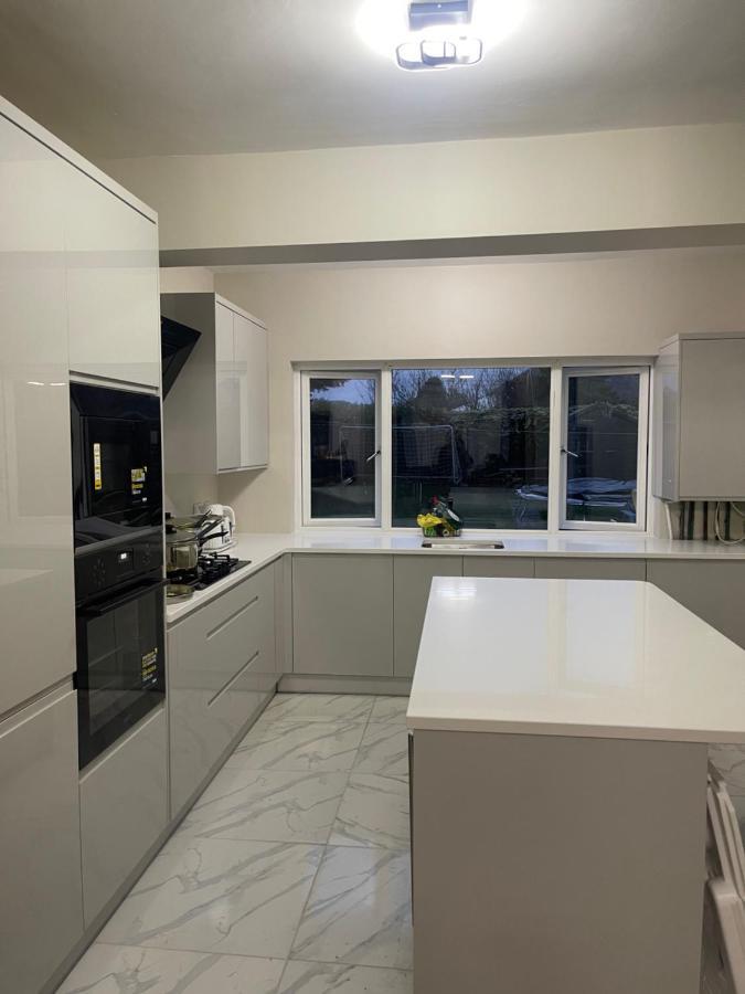 One Bedroom In Spacious Bungalow, Free Parking & Private Entrance Edinburgh Ngoại thất bức ảnh